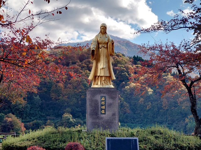 真名川ダム麻那姫像（福井県大野市）